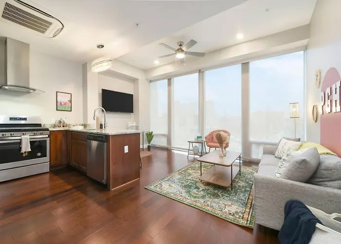 Hostwise Stays - The Washington At Chatham - Free Parking, Private Gym, Skyline Views!