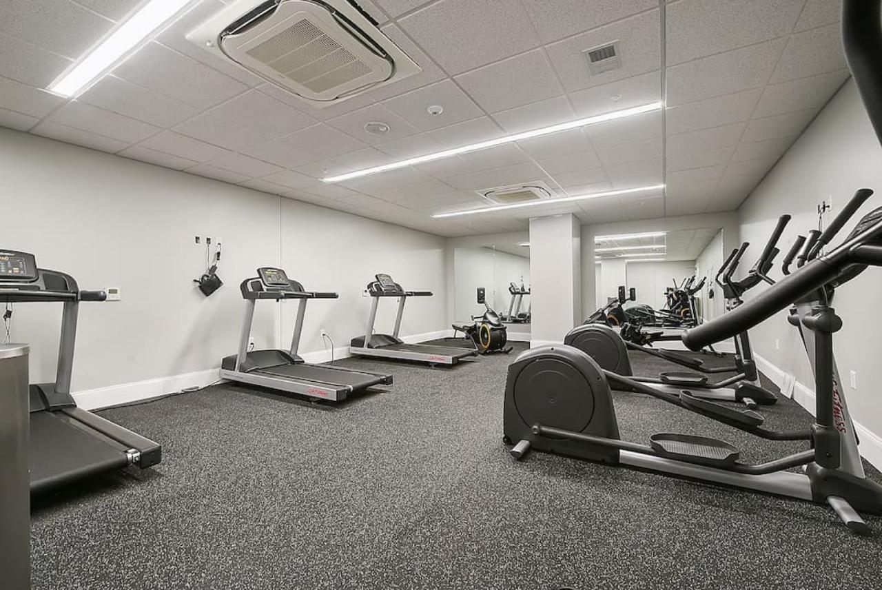 Hostwise Stays - The Washington At Chatham - Free Parking, Private Gym, Skyline Views!