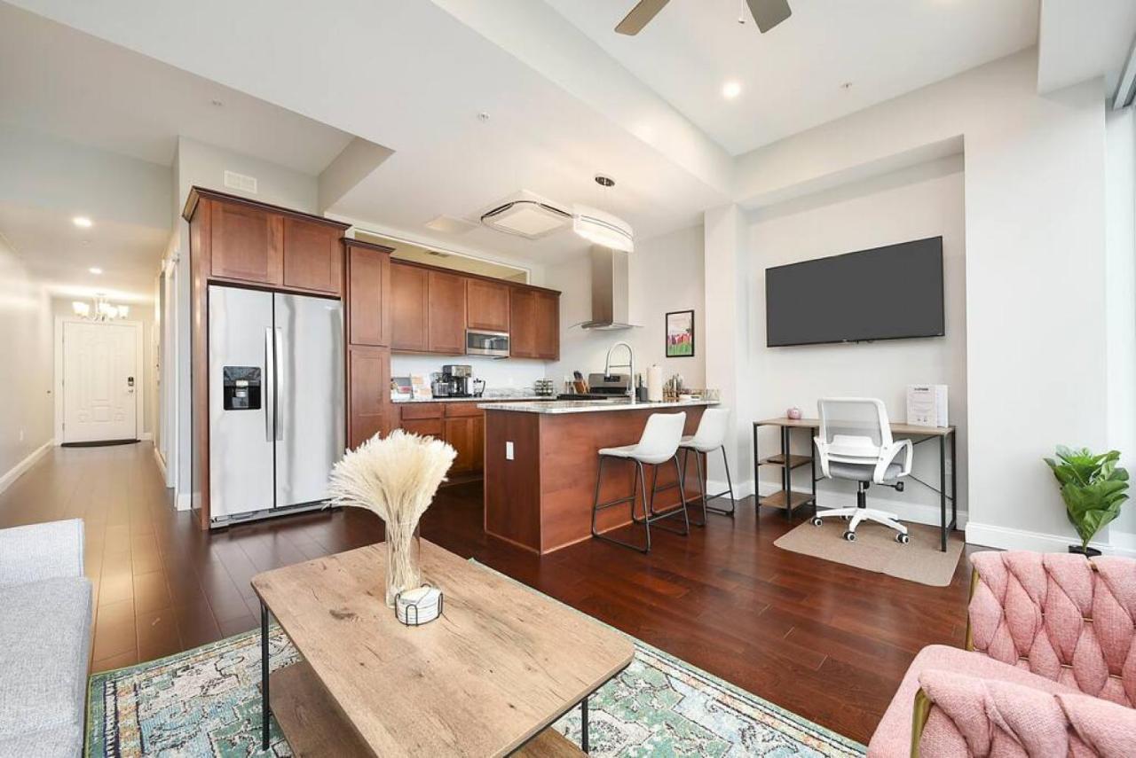 Hostwise Stays - The Washington At Chatham - Free Parking, Private Gym, Skyline Views! Apartment Pittsburgh