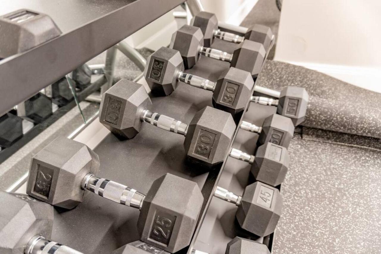 Apartment Hostwise Stays - The Washington At Chatham - Free Parking, Private Gym, Skyline Views! *