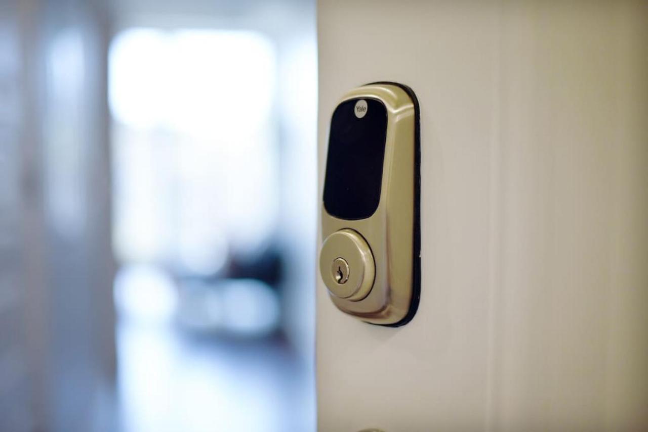 Apartment Hostwise Stays - The Washington At Chatham - Free Parking, Private Gym, Skyline Views!